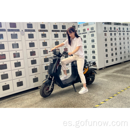 Saca la bicicleta eléctrica de entrega de scooter eléctrico
